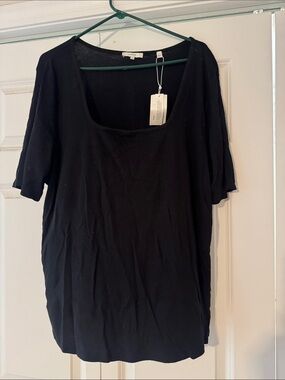 Vince Black Scoop Neck Short Sleeve Tee